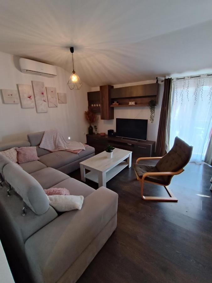 Appartement Apartman Brigita à Biograd Na Moru Extérieur photo