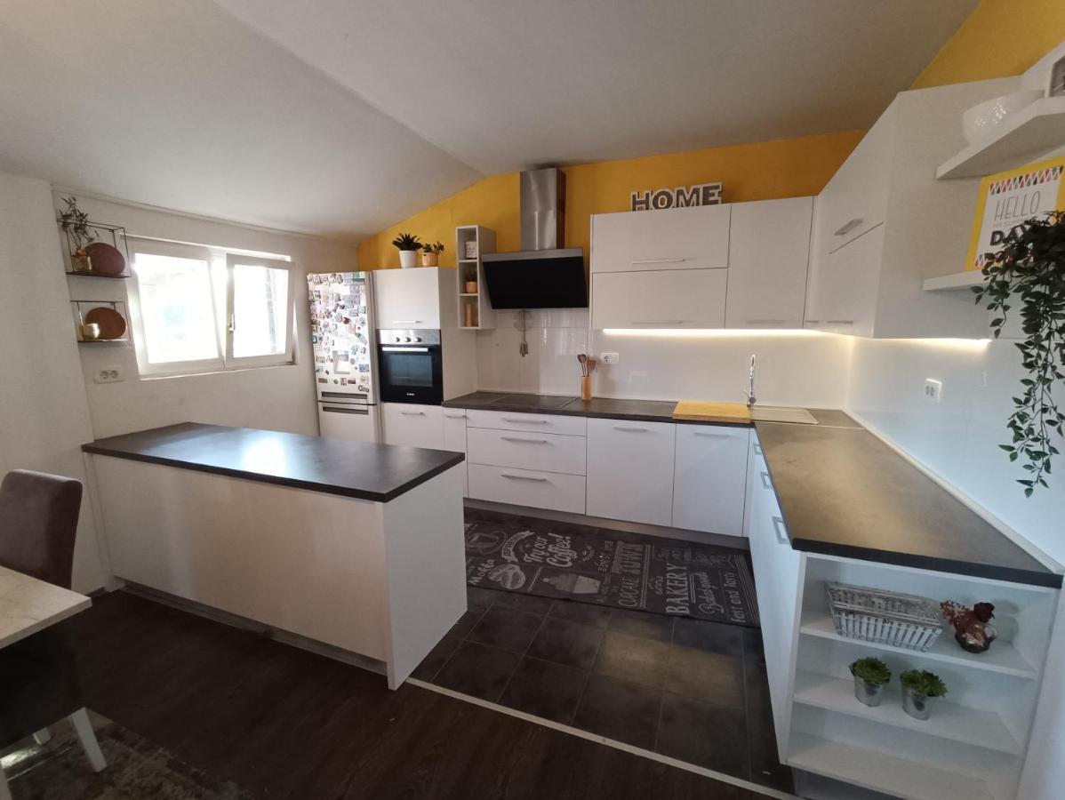 Appartement Apartman Brigita à Biograd Na Moru Extérieur photo